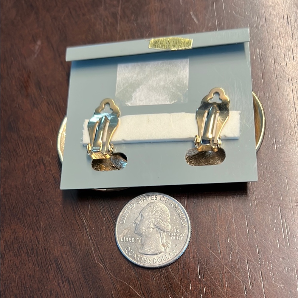 Gold-tone edge with Liquidy Silver/Pearl-ish White center Crescent Clip Earrings - Picture 3 of 5